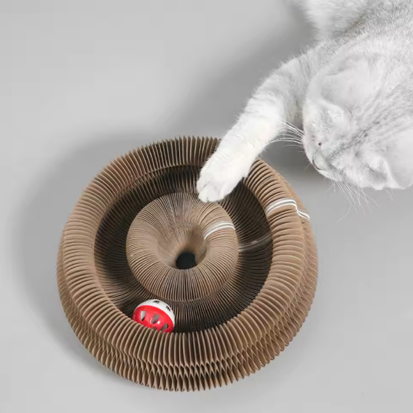 Griffoir pour chat avec balle interactive